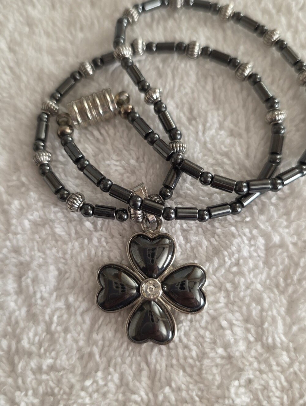 Hematite Black Four-Heart Flower Pendant Necklace Magnetic Closure - Picture 6 of 7